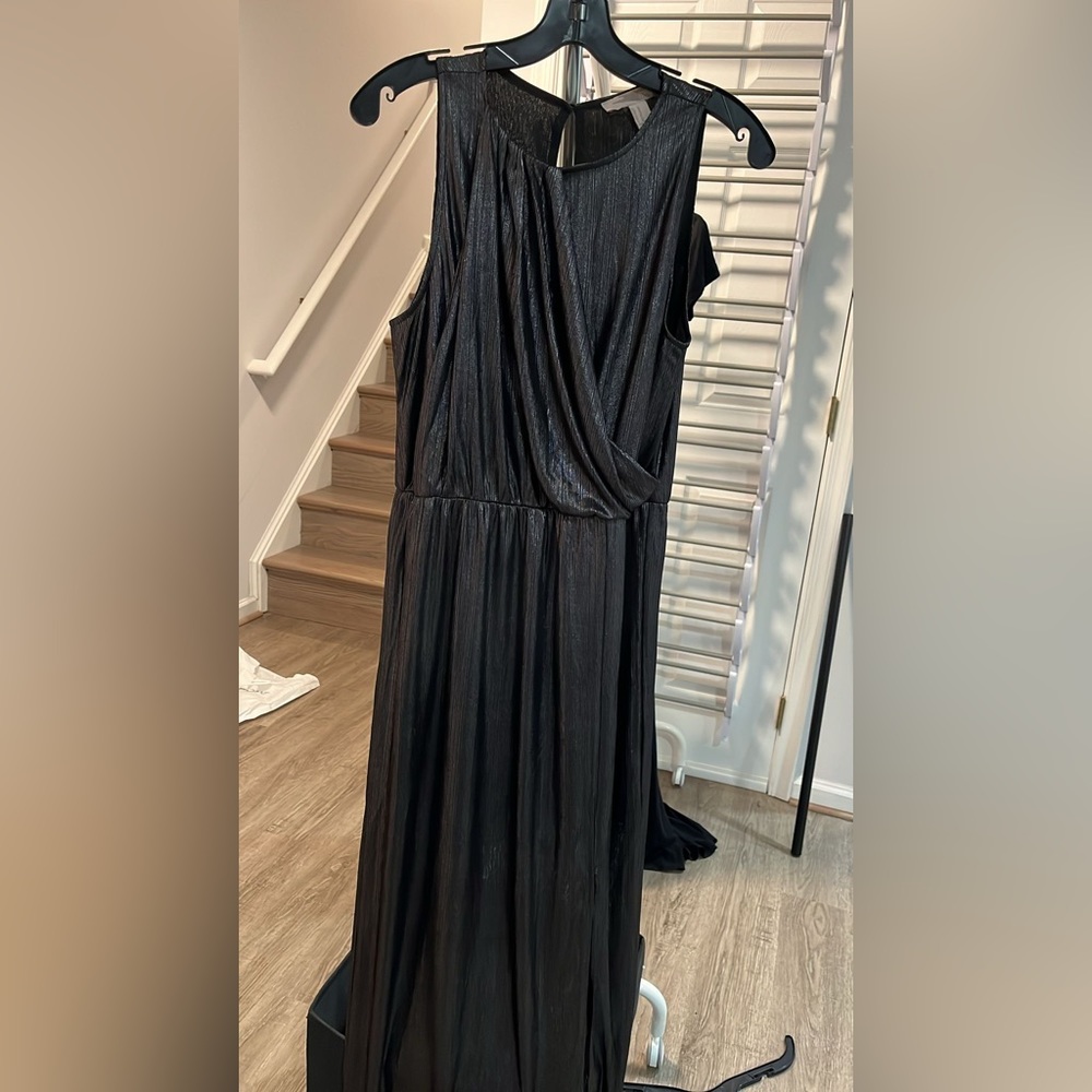 Black Sleevless Gown (M)